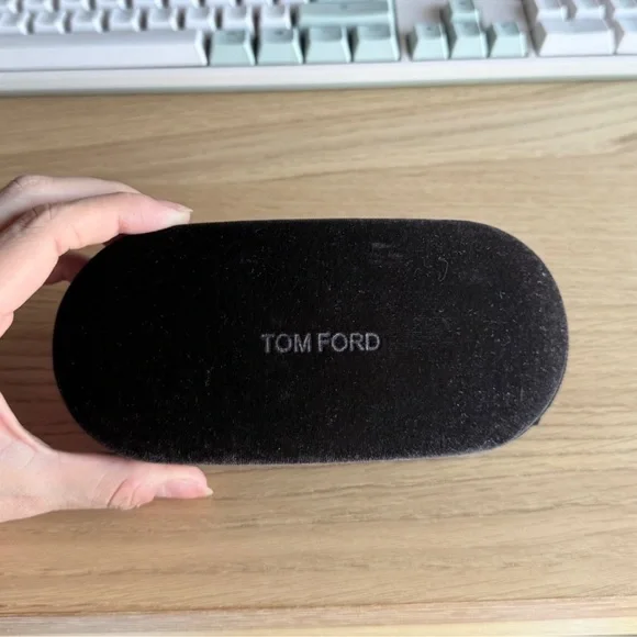 Tom Ford Brown✨ CHIC ✨Clear Frame Glasses w/ Brown Transition Lenses + Case - Picture 6 of 6